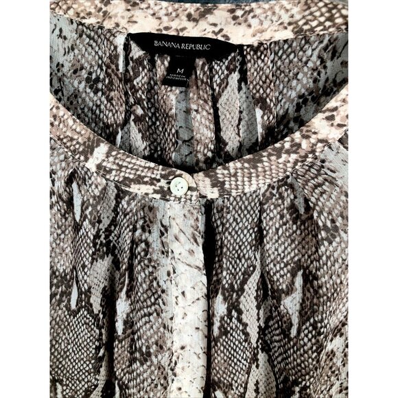 Banana Republic Blouse Women’s Animal Print Blouse Henley Snake Sheer SZ Medium - Picture 2 of 16